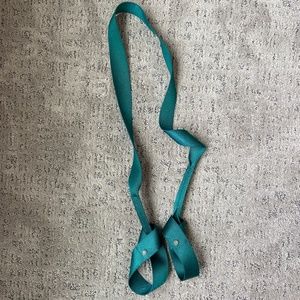 Lululemon yoga mat strap blue green teal